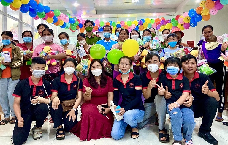 "Nụ cười của bé" - chương trình đầy tính nhân văn được tổ chức tại Bệnh viện Nhi tỉnh Gia Lai nhân ngày Quốc tế Thiếu nhi năm 2022